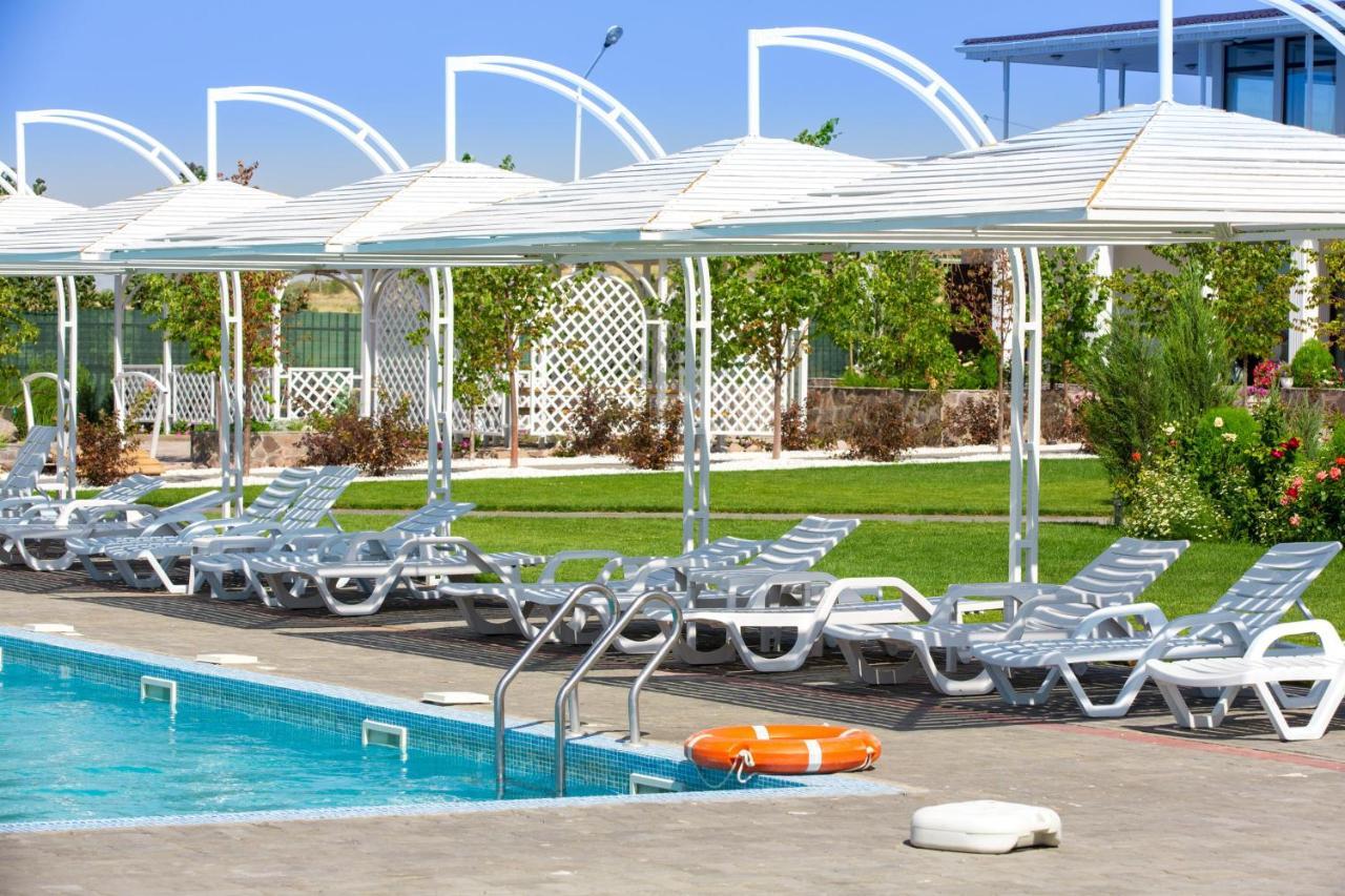 La Dolce Vita Resort Kapčagaj Exteriér fotografie