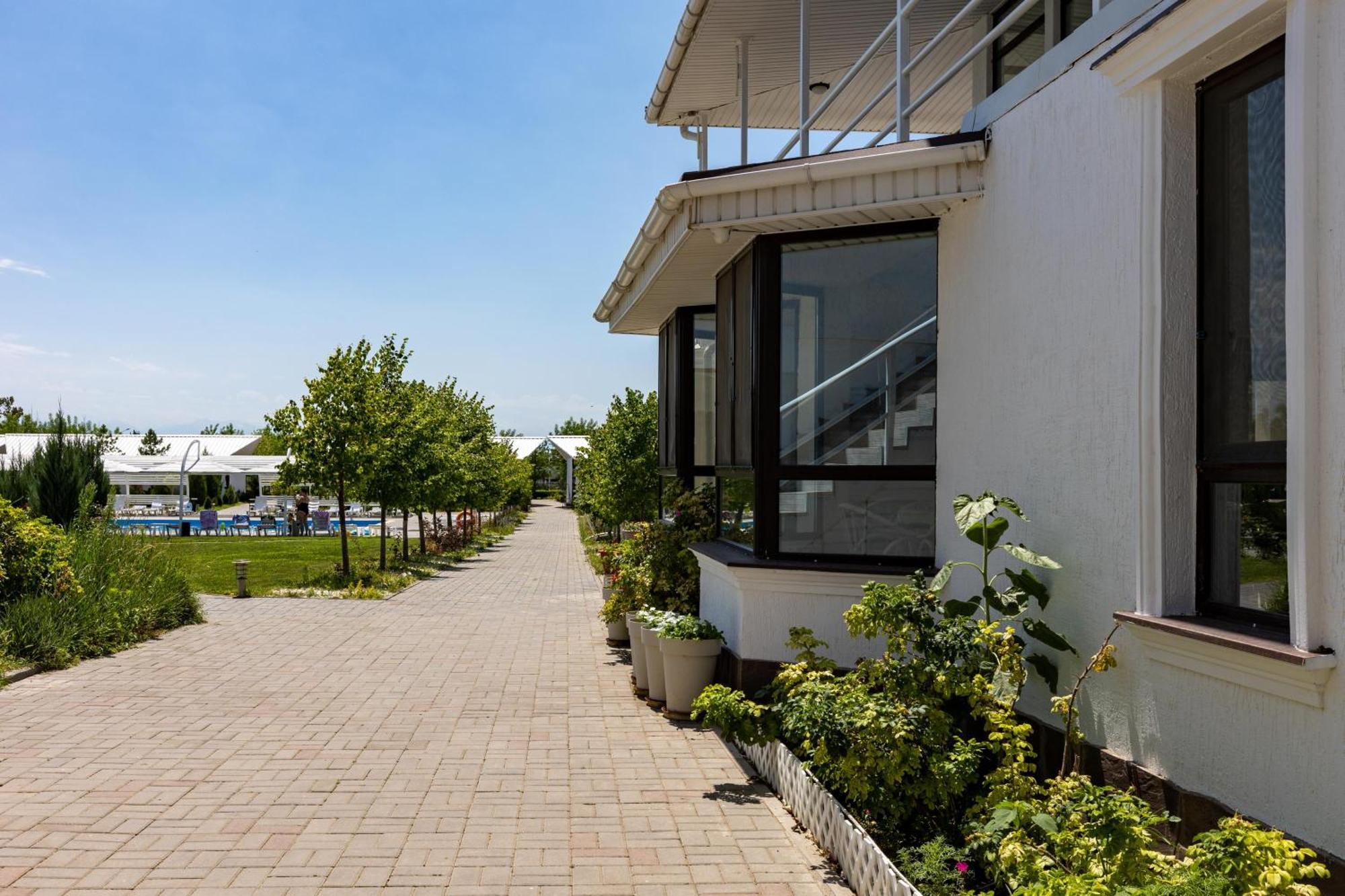 La Dolce Vita Resort Kapčagaj Exteriér fotografie