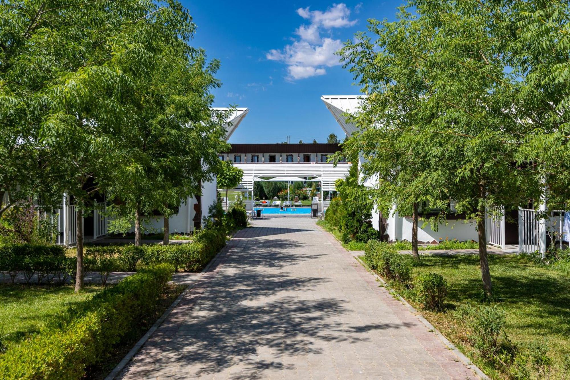 La Dolce Vita Resort Kapčagaj Exteriér fotografie